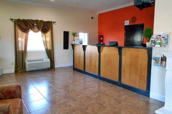 Motel 6 Hinesville GA